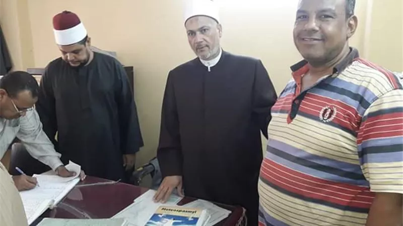إحالة إمام وموظفي مسجد ومفتش منطقة للشئون القانونية بأسيوط