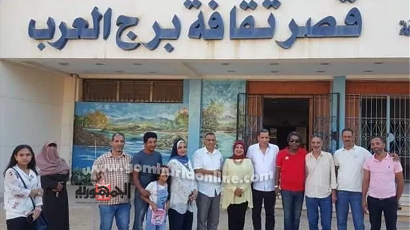 عواض وزكي يتفقدان قصر ثقافة برج العرب بالإسكندرية