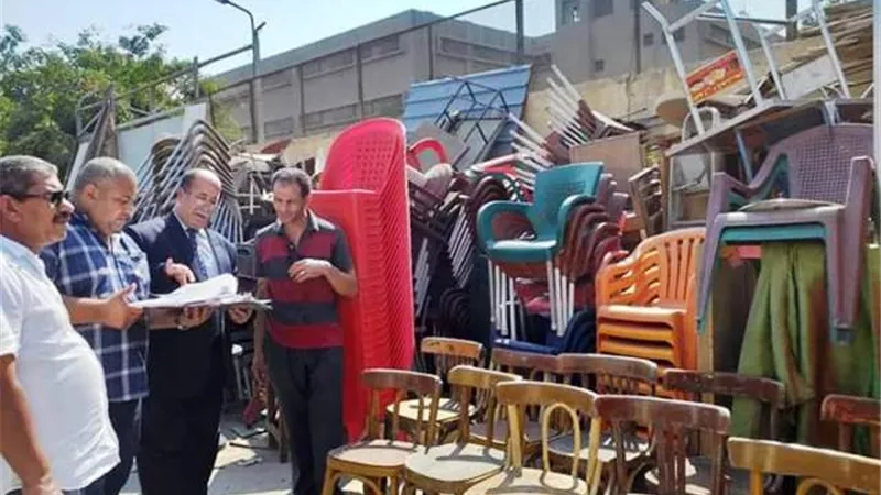 غلق ١٤ مقهى ومخابز سياحى وتحرير ٨ محاضر سرقه تيار بحي الزيتون بالصور