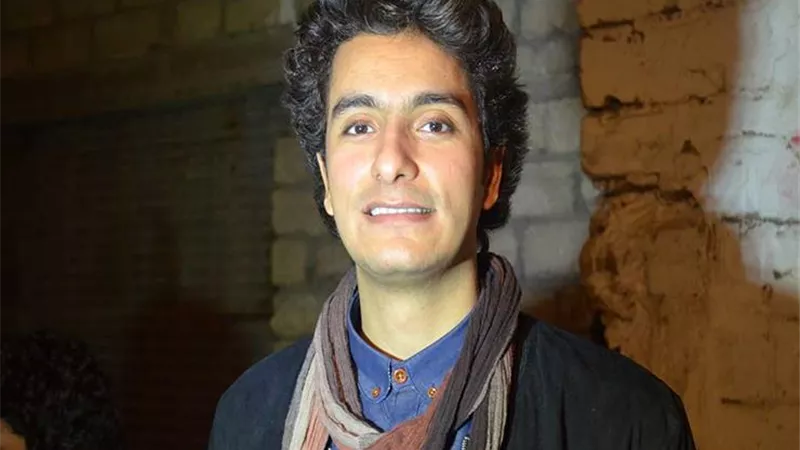 محمد محسن يروج لحفله بمهرجان الحمامات الدولي في تونس