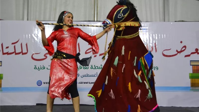 ندوات الفن التشكيلى وفنون العمارة بمعرض اسكندرية الصيفى للكتاب