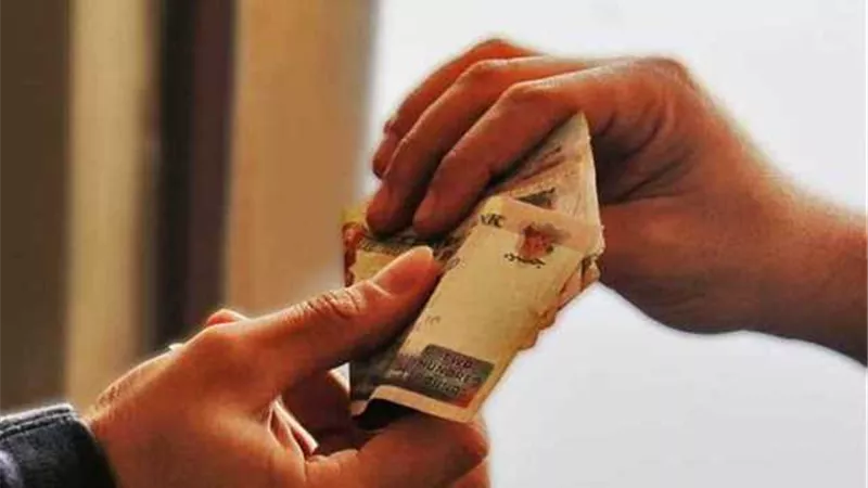 لطلبهما رشوة.. حبس موظفين بشركة مياه في بني سويف