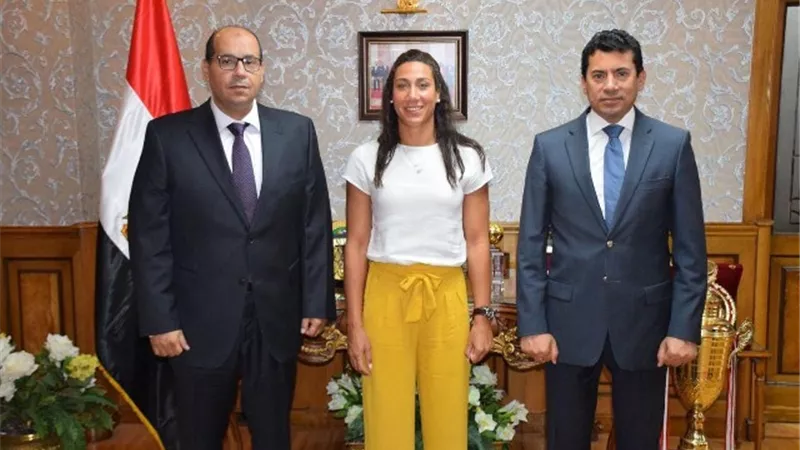 إدريس يشكر الوزير على تكريم فريدة عثمان ودعمه الا محدود لإتحاد السباحة
