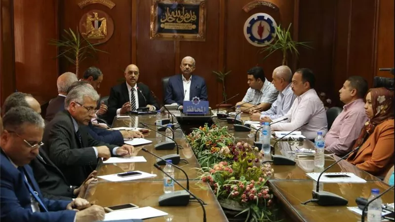 محافظ السويس يستقبل رئيس هيئة تعاونيات البناء والاسكان