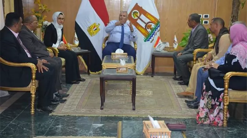 الزملوط يوجه بتفعيل الدور الاجتماعي والحكومى للغرفة التجارية بالوادى الجديد