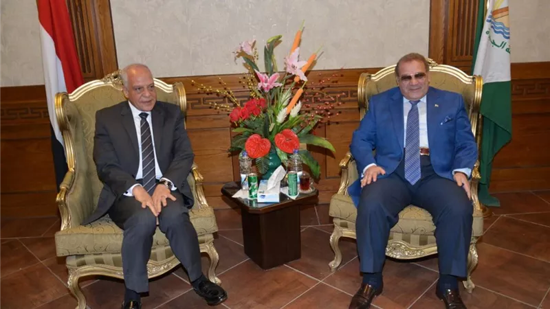 محافظ الجيزة وحسن راتب يكرمان أوائل الثانوية العامة والدبلومات الفنية بمحافظة الجيزة