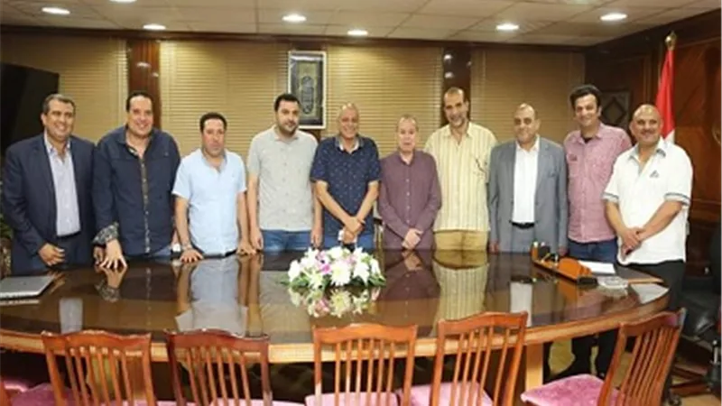 أعضاء مجلس إدارة الغرفة التجارية الجدد يقدمون خالص الشكر لمحافظ كفرالشيخ