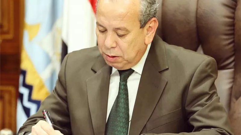 ضبط ٦٣ طن قمح مخلوط بالأتربة بكفر الشيخ