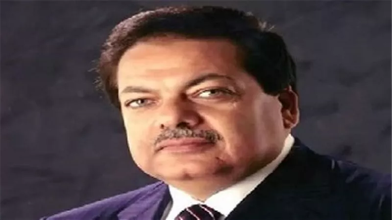 محمد أبو العينين يتبرع بالسيراميك الخاص بإعادة ترميم معهد الأورام
