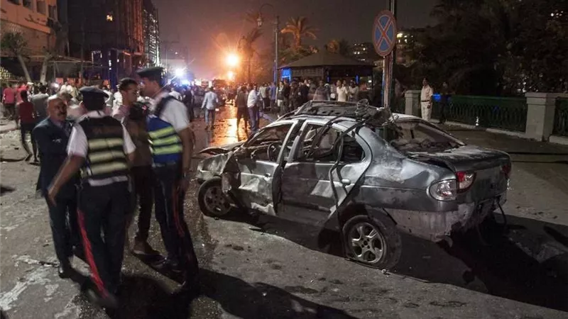 «الإخوان يفجرون معهد الأورام» يتصدر تويتر