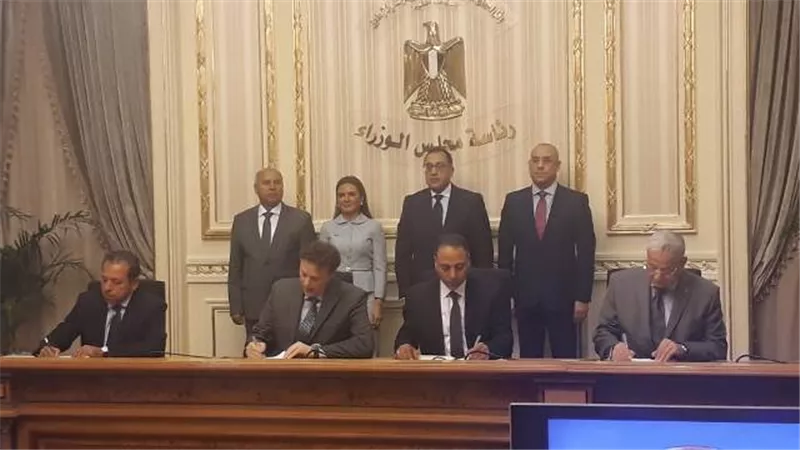 رئيس الوزراء يشهد توقيع اتفاقية
