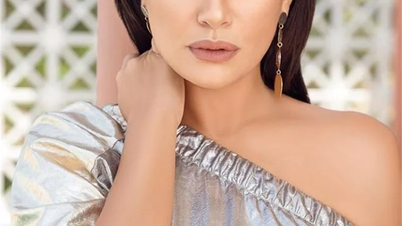إطلالة ساحرة للنجمة هند صبري