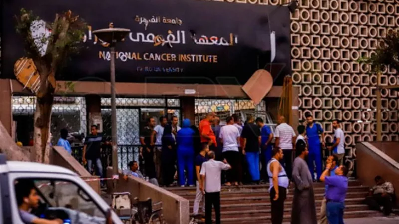 أهالى ميت حبيب بسمنود ينتظرون تشيع جثامين 17 من ضحايا معهد الأورام