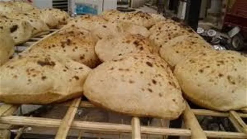 التموين: صرف حصص المخابز من دقيق العيد مقدماً