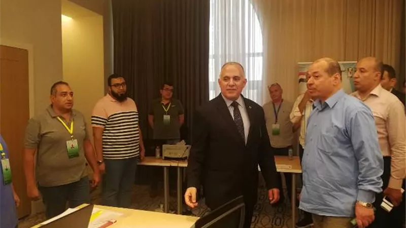 رئيس البعثة المصرية للحج يستمع لاعمال البعثة السياحية.. صور