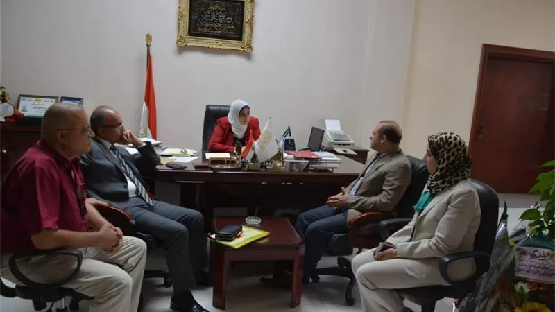 رئيس جامعة الزقازيق تستقبل لجنة مجلس الوزراء المتابعة لمشروع معهد الأورام