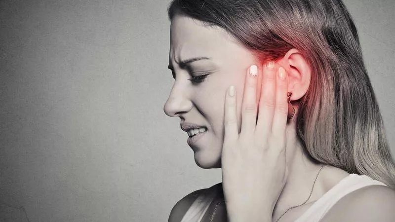 طرق حديثة لعلاج التهاب الأذن ..أهمها البزل