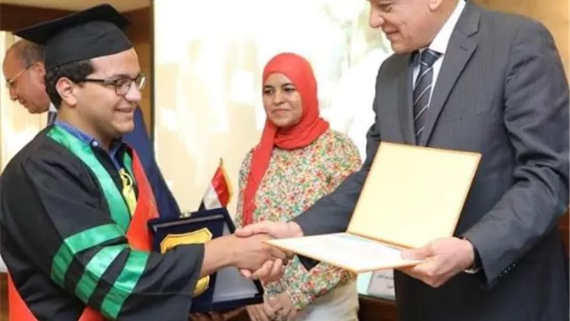 محافظ الجيزة يكرم أوائل الثانوية العامة والدبلومات الفنية