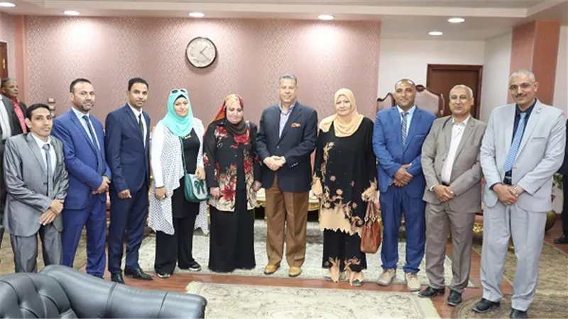الاحتفال ب86 من العاملين بالإدارة المحلية ببني سويف بعد حصولهم على مؤهل عالى