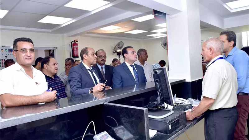 نائب محافظ الأقصر يفتتح مركز خدمة المواطنين التموينى بأرمنت