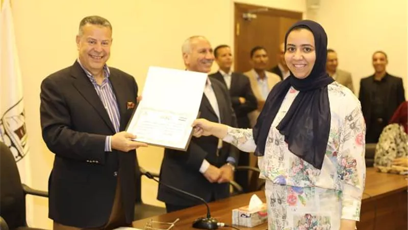 محافظ بني سويف يكرم أول قائد اوركسترا و بطلة الجمهورية فى المصارعة