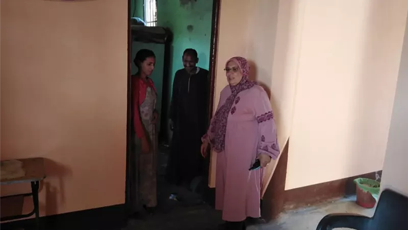 رئيس مدينة الفتح باسيوط تتفقد منازل حياة كريمة ببعض القرى الفقيرة