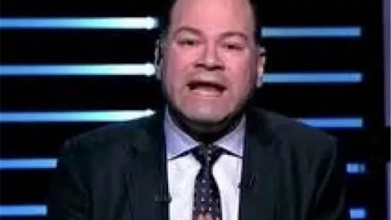 نشأت الديهي يطالب بتنظيم زيارات للمشروعات القومية لطلاب المدارس والجامعات
