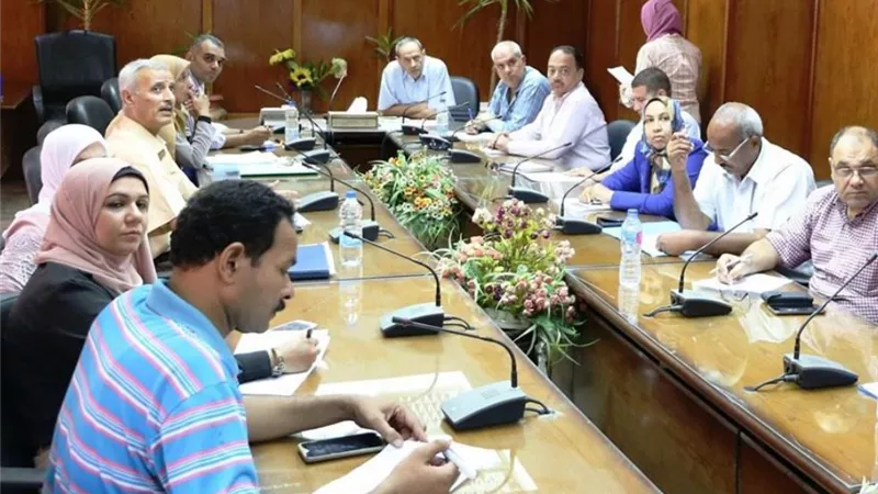 استمرار متابعة أعمال لجان تقنين أراضي الدولة بالسويس