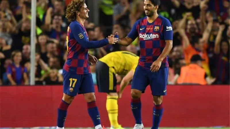 برشلونة يحقق فوزاً صعباً أمام نابولى بثنائية ودياً