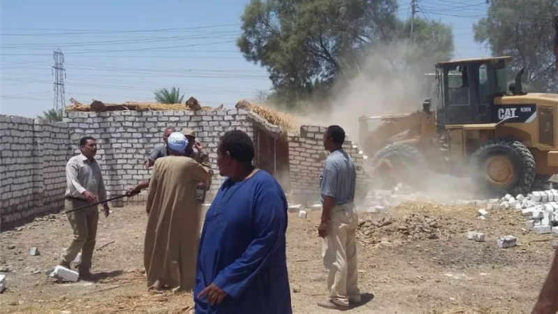 استرداد 143 فداناً من أراضي أملاك الدولة بمركزي قنا ونقادة