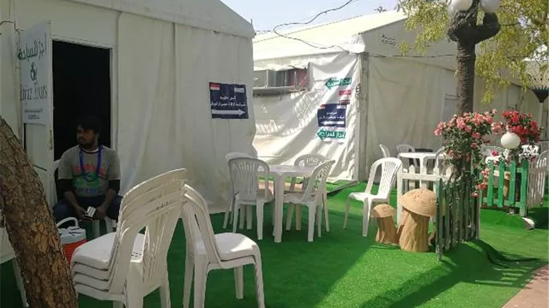 بالصور.. شركات السياحة تتسلم المخيمات.. و تستعد لتصعيد الحجيج مساء اليوم لجبل عرفات