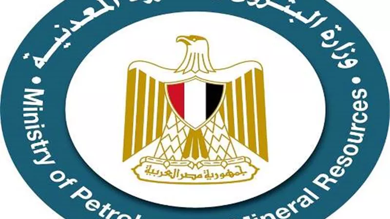 البترول تنفى توقف عدد من مصانع البتروكيماويات لتعطل الآلات
