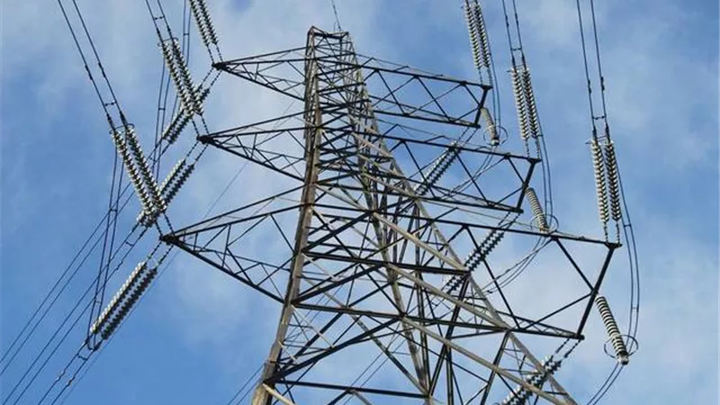 الكهرباء : الشبكة مؤمنة والفائض يزيد عن 60 % من الاستهلاك