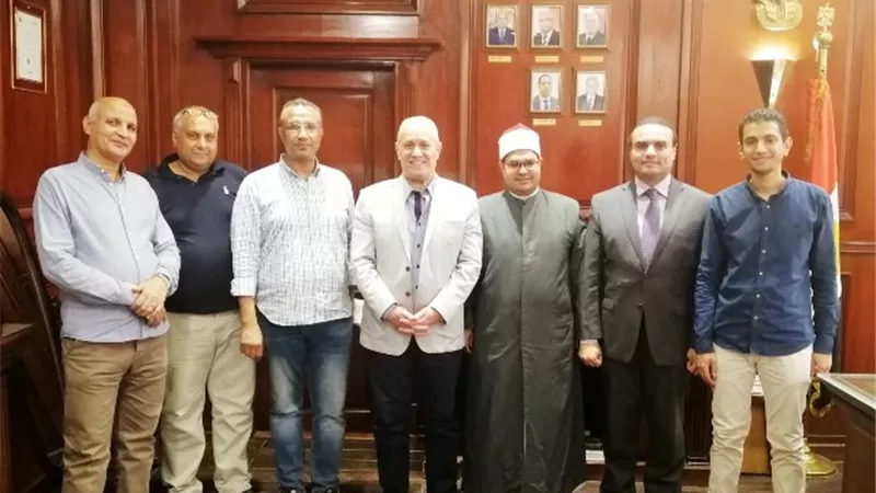 امام ساحة ابو الحجاج : تخصيص اماكن للرجال واخري للسيدات داخل الساحة