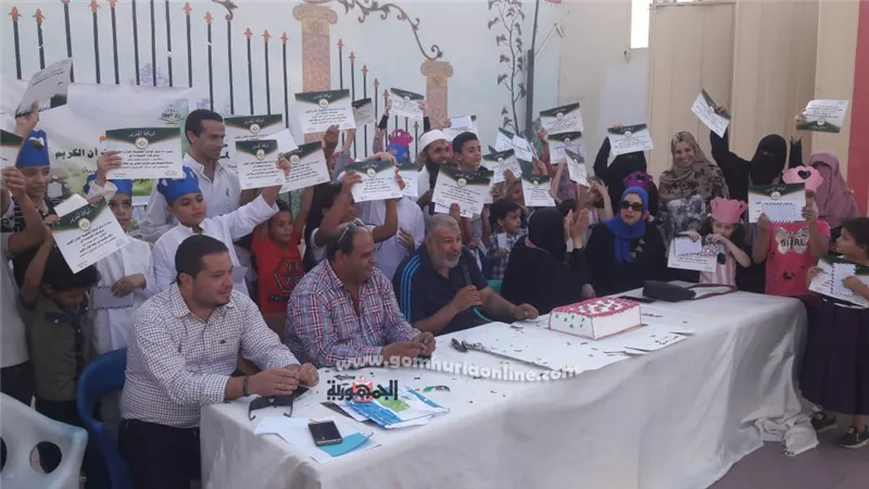 عمرة وسباحة وهدايا نقدية لحفظة القرآن الكريم بالعاشر من رمضان