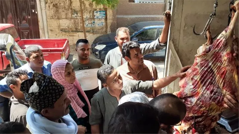محافظ أسيوط :حملات تموينية مكثفة على محلات الجزارة والاسواق بالقرى والمراكز وتحرير 971محضرا