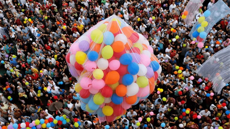 «الإفتاء» توضح أفضل الأماكن لأداء صلاة العيد
