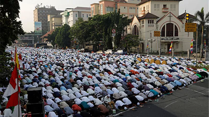 آلاف المسلمين يؤدون صلاة عيد الأضحى فى الصين وإندونيسيا