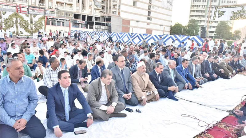 محافظ أسيوط يشارك آلاف المواطنين صلاة عيد الأضحى المبارك