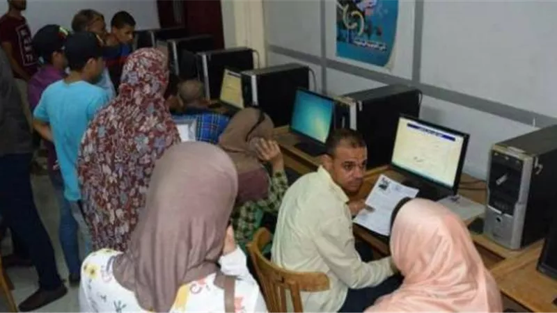 معامل جامعة سوهاج تواصل أعمال التنسيق الإلكتروني ثاني أيام العيد