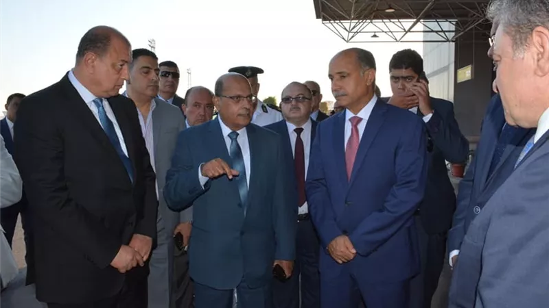 وزير الطيران يتابع انتظام حركة السفر والوصول بمطار القاهرة