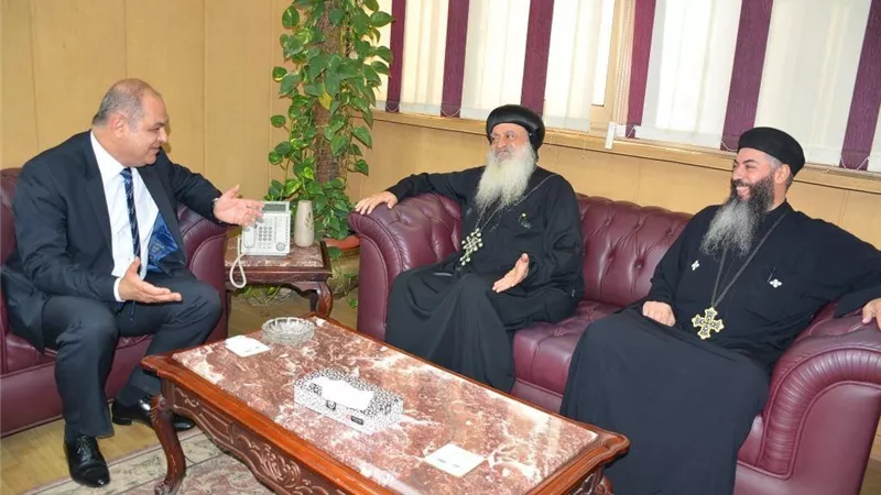 محافظ الغربية يستقبل المهنئين بعيد الأضحى المبارك بمكتبه بالديوان العام للمحافظة صور