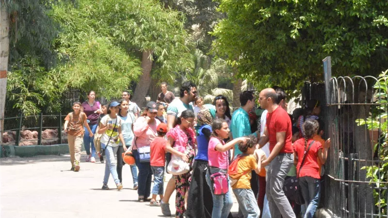 حديقة الحيوان تستقبل ٤٠ الف زائر في أول عيد الأضحى المبارك ..صور