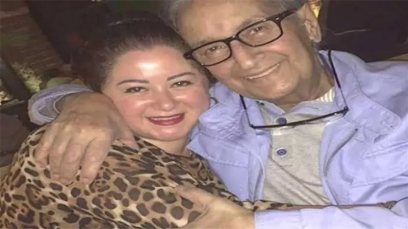 حزن وبكاء على الحبيب .. اللحظات الاخيرة فى حياة نور الشريف