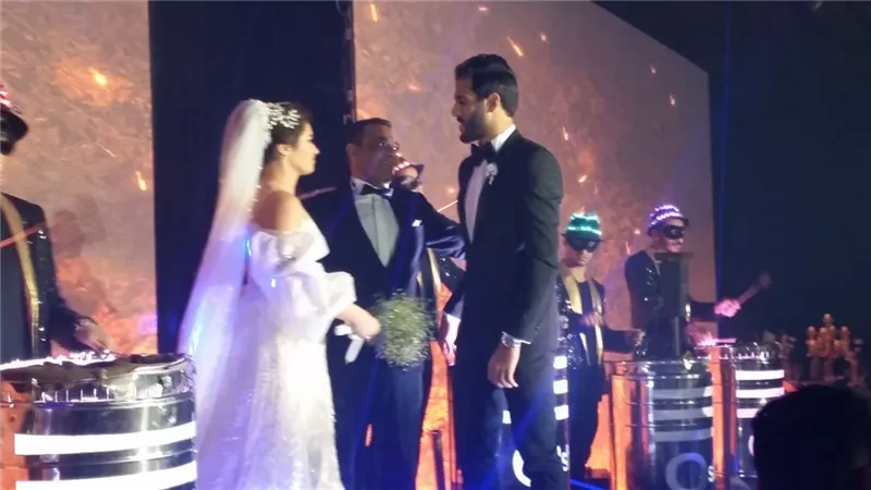 نجم الأهلى والمنتخب الوطنى فى القفص الذهبى