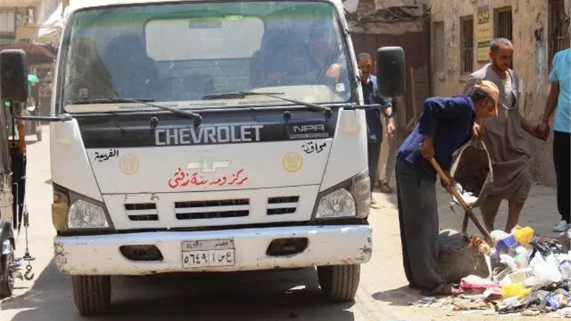 محافظ الغربية:نقل اكثر من3 ألاف طن قمامة إلى مصانع التدوير ونقاط الترحيل أول أيام العيد