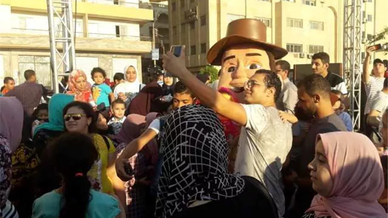 أهالي الغربية يتوافدون على المتنزهات والملاهي في ثاني أيام العيد