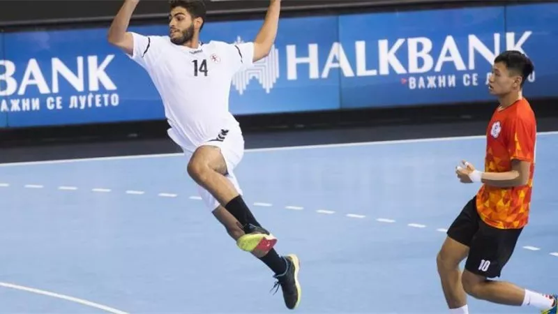 استخدام الموبايل لمدة ساعتين.. هدية جهاز منتخب مصر لناشئ اليد للاعبيه