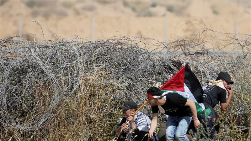 إسرائيل تبني جدارا إضافيا حول غزة لمنع تسلل الفلسطينيين