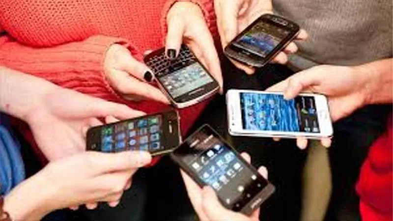 صدق او لا تصدق الهاتف المحمول قد يصيبك بالسمنة